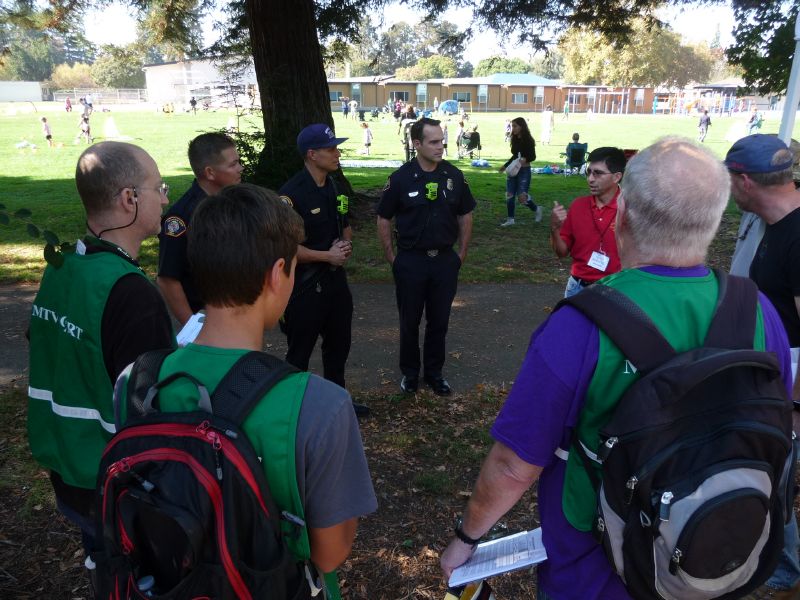 Hugo briefs team ...